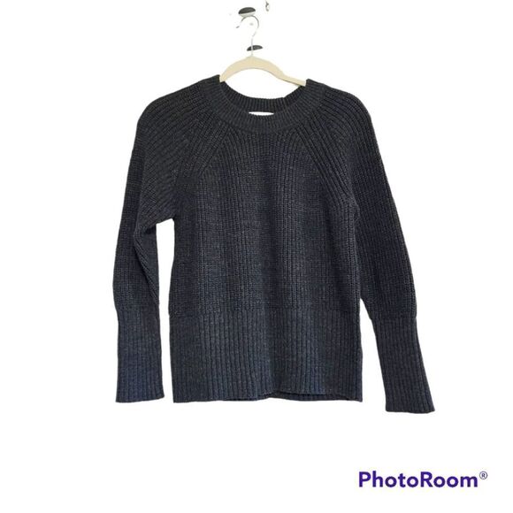 Universal Threads gray knit sweater - Picture 1 of 4